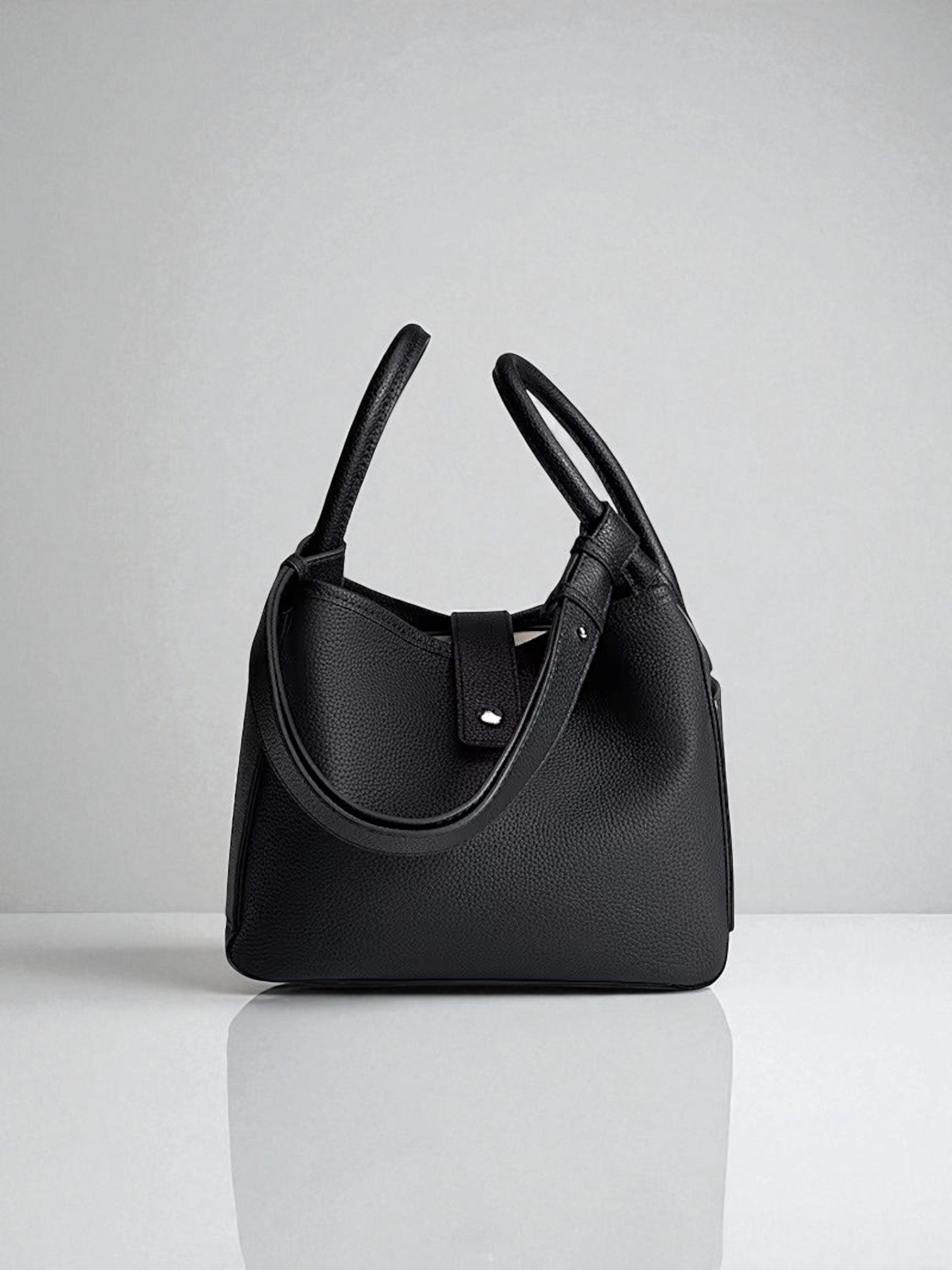 Alaiya Bucket Shoulder Bag