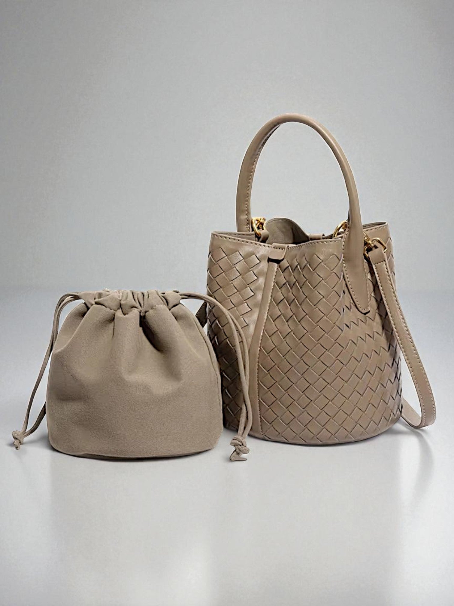 Vienne Bucket Bag