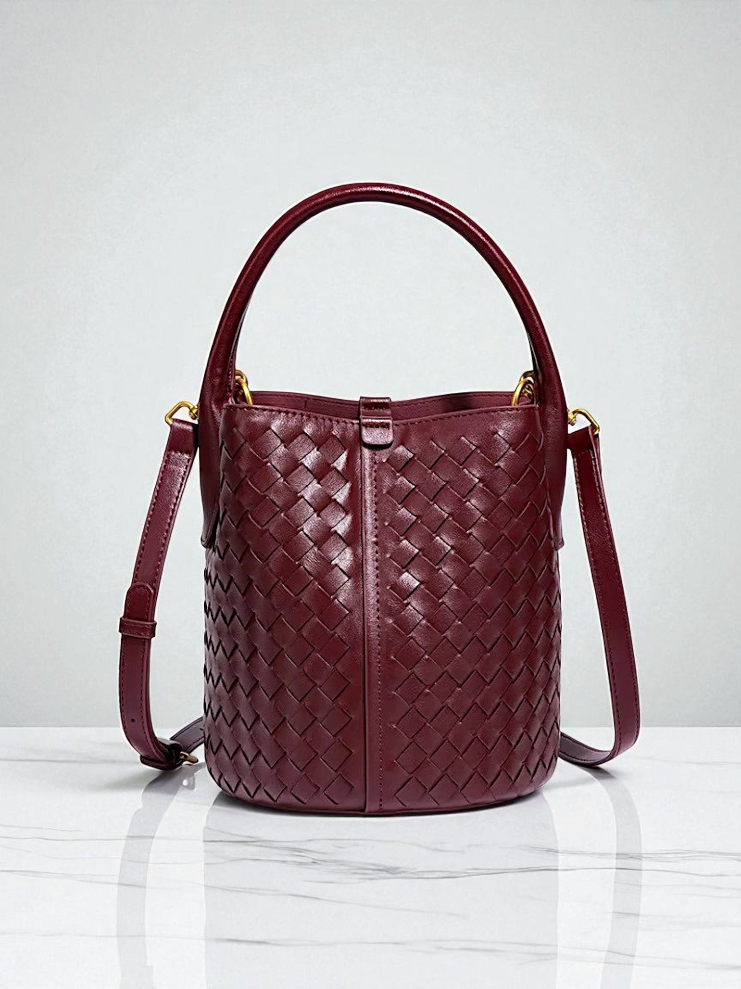 Vienne Bucket Bag