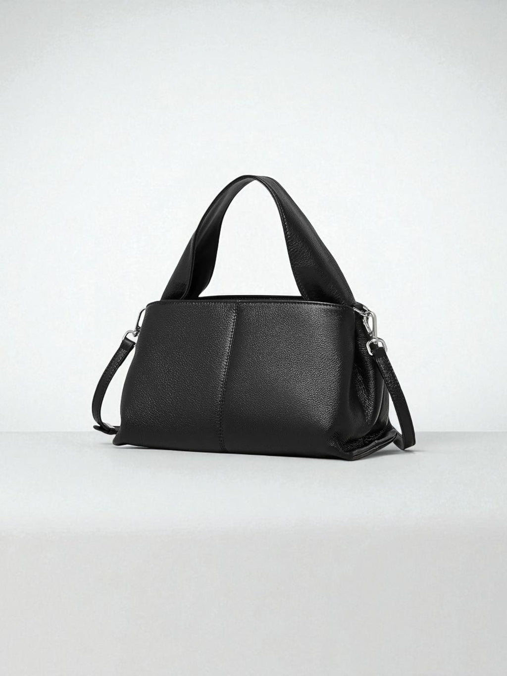Delta Messenger Bag Premium Leather