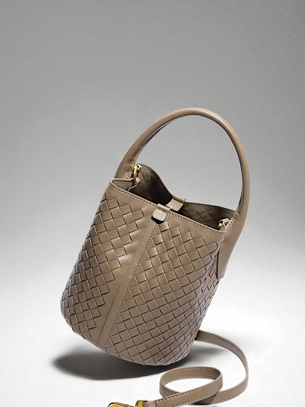Vienne Bucket Bag