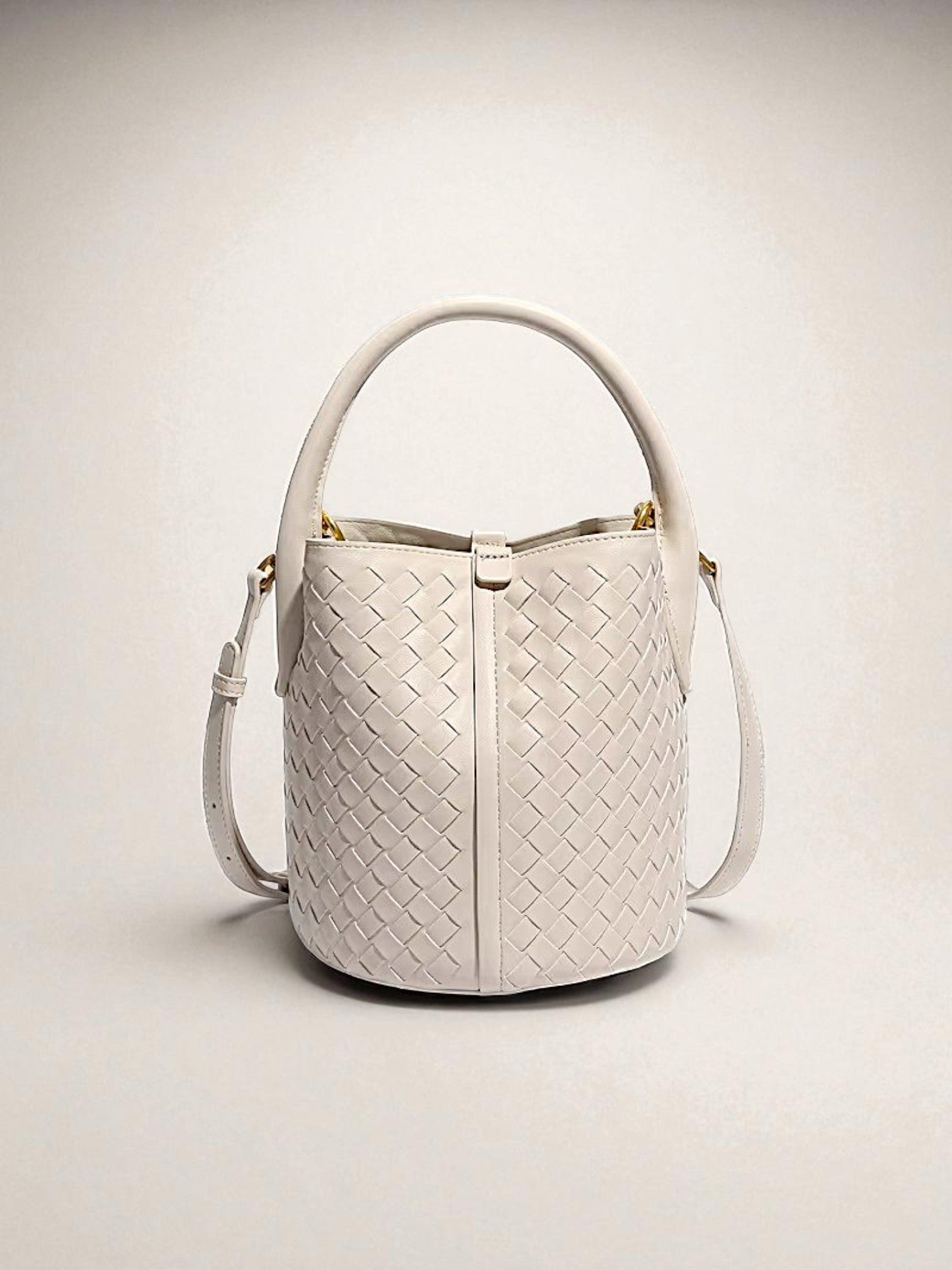 Vienne Bucket Bag